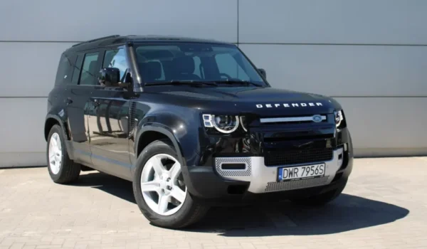 Defender MY24 3.0D I6 200 PS AWD Auto SE 110 2024 HAK lodówka indukcja