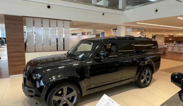 Defender MY25.5 5.0P V8 S/C 500 PS AWD Auto V8 130