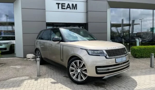 Range Rover 3.0D I6 300 PS AWD Auto HSE