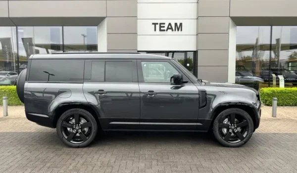 Defender 3.0D I6 300 PS AWD Auto X-Dynamic HSE 130