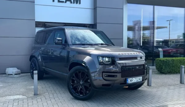Defender MY25.5 4.4P V8 635 PS AWD Auto 110 OCTA